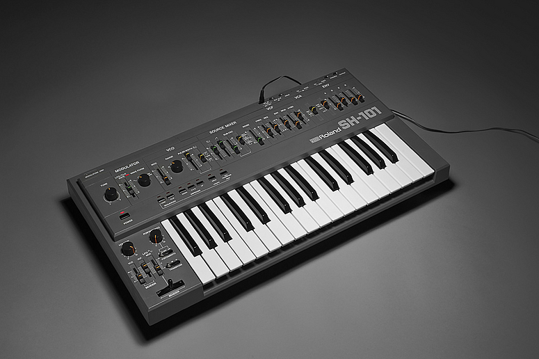 Roland SH101