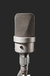 Neumann M49